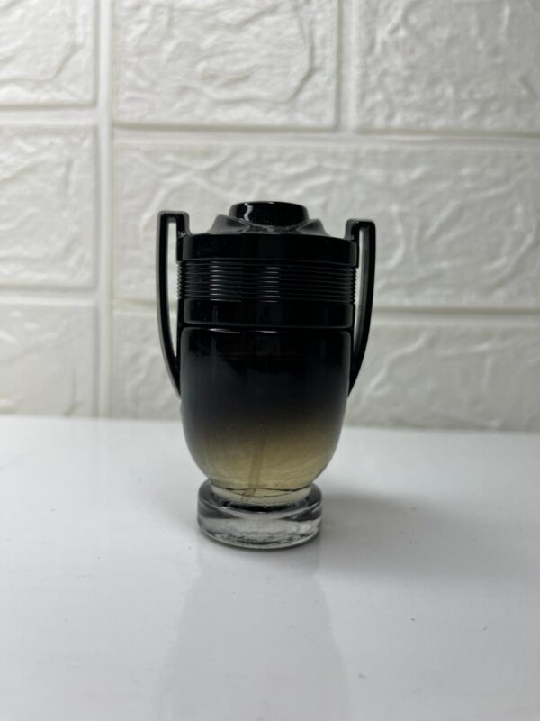 Paco Rabanne Invictus Eau de Toilette للرجال. 30ml